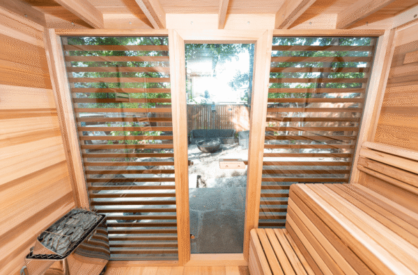 sauna seca em madeira ambiente externo